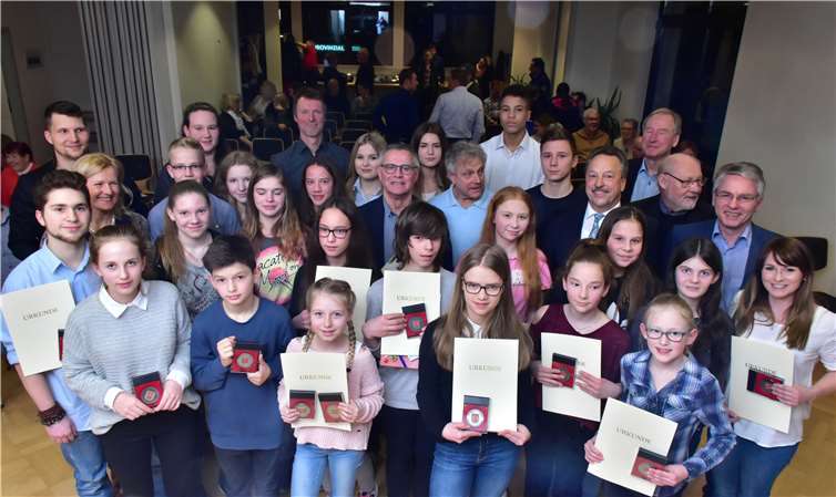 Zahlreiche erfolgreiche Sportler aus der Verbandsgemeinde wurden von Bürgermeister Hans-Werner Breithausen geehrt.HEP