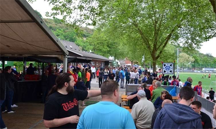 Zahlreiche gut gelaunte Gäste verlebten während des Besuches 54. Westumer Sportfestes im Erlebnispark eine schöne Zeit.privat
