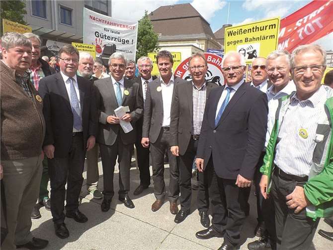 Zahlreiche prominente Unterstützer waren nach Koblenz gekommen.