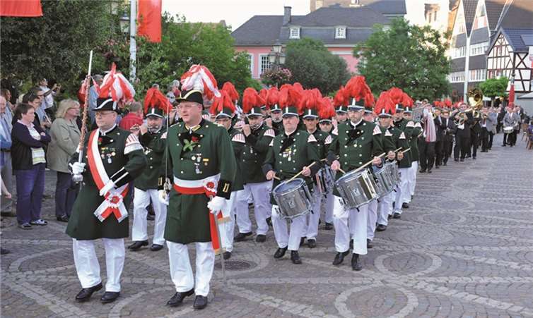 Zapfenstreich mit dem Tambourcorps der Sankt-Sebastianus-Bürgerschützen.