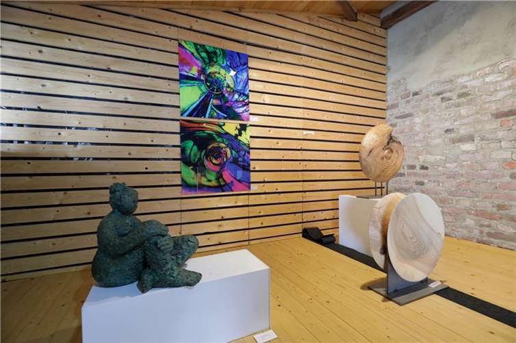 Zehn Aussteller präsentierten ihre Werke im bewährten HofArt-Mix.