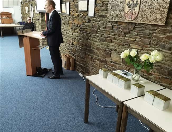 Weitere Stolpersteine für Sinzig und die Ortsteile Zehn Neue Stolpersteine für Sinzig und seine Stadtteile.