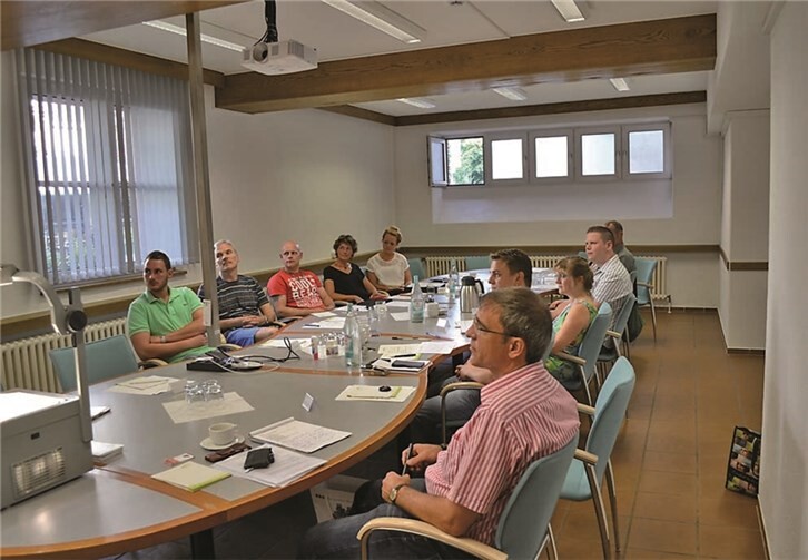 Zehn Teilnehmer nahmen an der ersten Unternehmensschule teil. privat