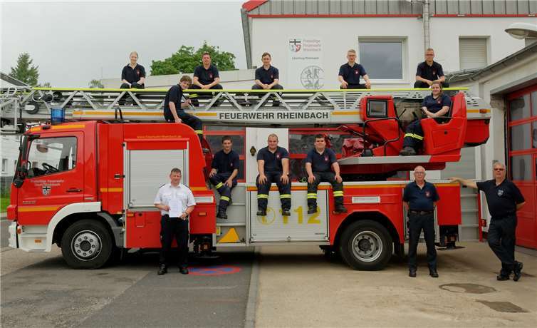 Zehn neue Atemschutzgeräteträger:innen für die Freiwillige Feuerwehr Rheinbach. Foto: Feuerwehr Rheinbach
