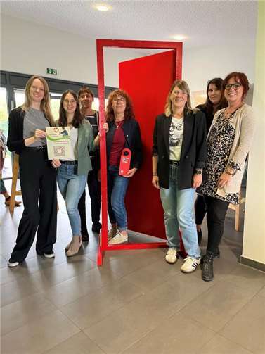 Zeichneten für den Fachtag verantwortlich und möchten dazu beitragen, die Tür zum Leben offenzuhalten: (v.l.n.r.): Janna Kleine-Huster, Nicole Bauer, Tanja Buchmann, Lisa Seibert-Atkins, Simone Höhner, Katharina Hamdan, Anja Bogdanski.  Foto: Anna Sander