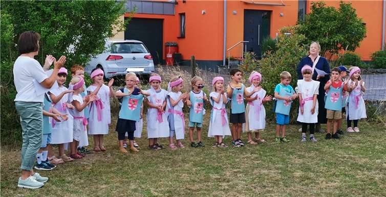 Zeitreise ins Mittelalter: Kita-Kinder erleben Geschichte hautnah.  Foto: Sabine Sackenheim