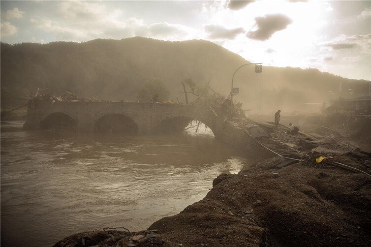 Zerstörte Nepomuk Brücke in Rech 2021. Diese Brücke war die älteste Brücke im Ahrtal,