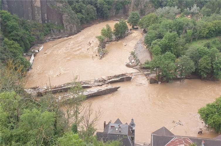 Zerstörte Tennisanlage in Altenahr.  Foto: privat
