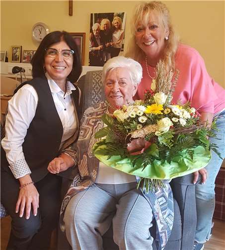 Zeynep Begen besuchte Maria Brungs anlässlich ihres 95. Geburtstags.Foto: privat