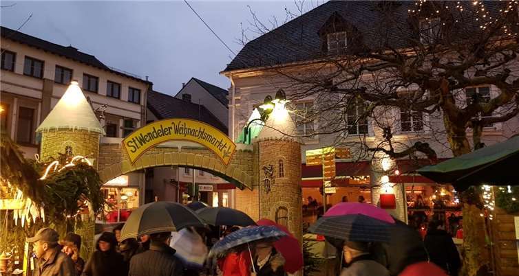Ziel der Altstädter war der malerische Weihnachtsmarkt in Sankt Wendel.privat