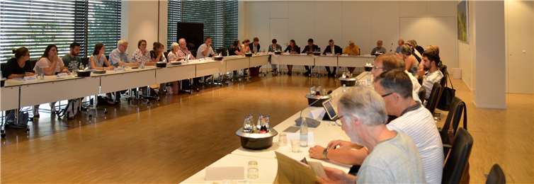 Ziel ist es, praktikable Lösungsansätze für die örtliche Arbeit zu entwickeln.privat