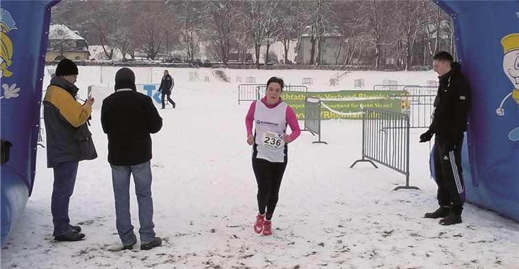 Zieleinlauf in Trier: Heike Kohlhaas, SV Urmitz, Rheinlandmeisterin im Cross-Lauf 2015.privat