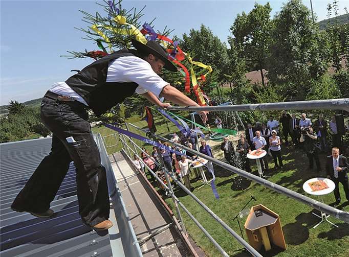 Zimmermann Udo Schlagwein brachte den Richtspruch aus.