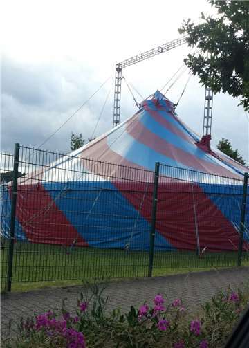 Zirkuszelt der Grundschule Nickenich.privat