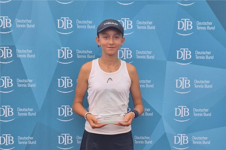 Zoe Bleffert bei der Siegerehrung