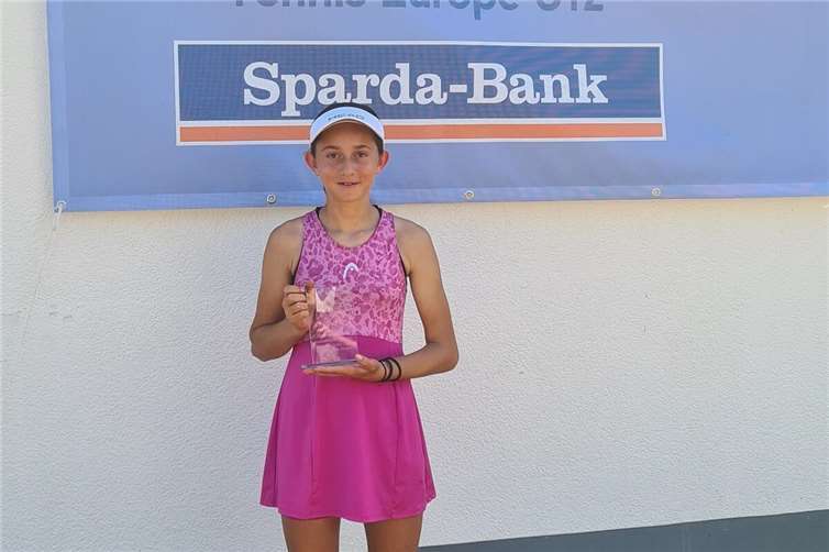 Zoe Bleffert gewinnt erstes europäisches Turnier Zoe Bleffert konnte ihren ersten Titel auf europäischer Ebene erringen.Foto: privat