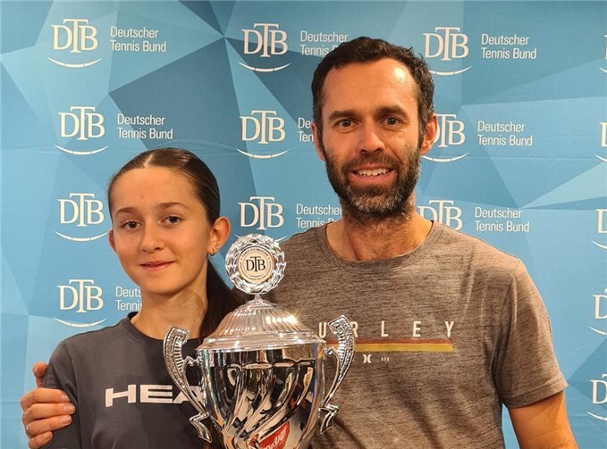 Zoe Bleffert mit Markus Bleffert.  Foto: privat