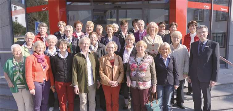 Zu Besuch bei der Kreissparkasse: die Frauen-Union des CDU-Stadtverbands Mayen.privat