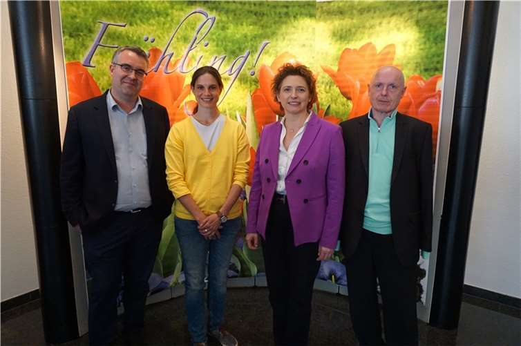Zu Besuch im Krupp Medienzentrum (v.l.n.r.): Marcus Scheuren, Christina Steinhausen, Nicola Beer und Ulrich van Bebber.