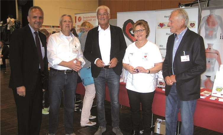 Zu Gast in Siegburg (von links): DHS-Geschäftsführer Martin Vestweber, Rainer Walterscheid, Bürgermeister Franz Huhn, Dagmar Linke und Herbert Müller.privat