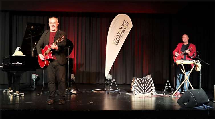 Zu Kabarettveranstaltungen (wie hier Mitte August bei einem zweitägigen Gastspiel der „Schwarzen Grütze“ aus Berlin) ) wird bereits wieder in die Stadthalle Montabaur eingeladen, aber die „Massen“ bleiben noch aus.