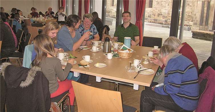 Zu dem gemeinsamen Frühstück sind alle eingeladen. Privat