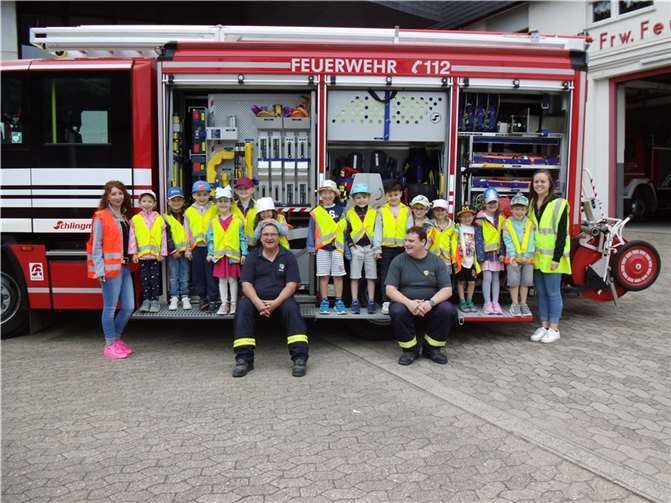 Zu den Blaulichtwochen der Kita St. Marien gehört auch die Besichtigung der örtlichen Feuerwehrstation.
