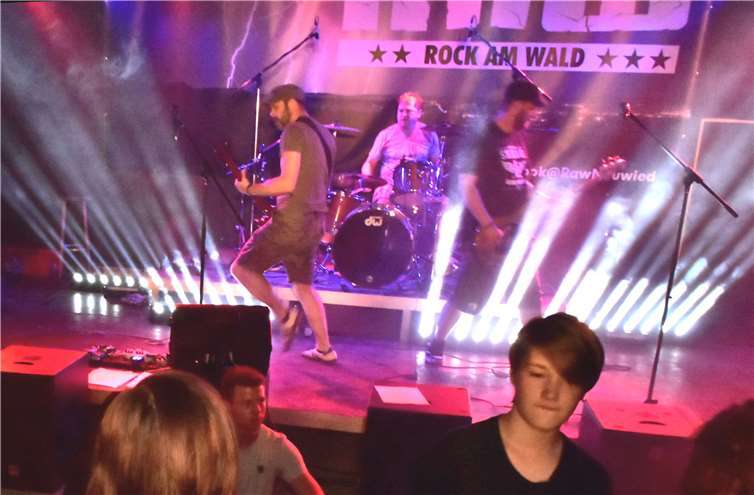 Zu den Songs von Milc aus Koblenzwurde in der Trinksporthalle auch getanzt.