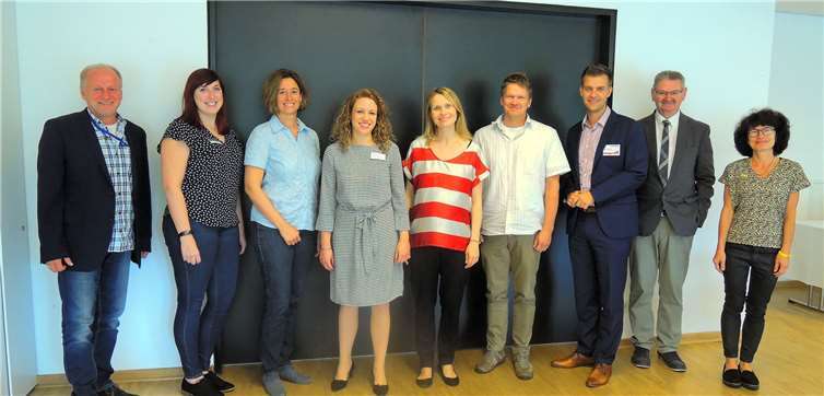 Zu den Teilnehmern der Diskussionsrunde gehörten:v.li. Thomas Molitor, Nina Sass, Anja Ely, Tina Thewalt und Martina Czerwinski,Dirk Wehner, Marco Karbach, Hans-Werner Profittlich von BLICK aktuell sowie Regina Müller.