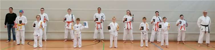 Zu den diesjährigen diesjährigen Kyu-Prüfungen des Karate-Clubs Ochtendung fanden sich Sportler verschiedener Graduierungen ein. Foto: Privat