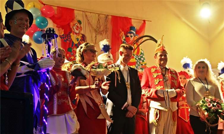 Zu den ersten Gratulanten gehörten die designierten Koblenzer Regenten Prinz Frank von Güls am See und die in Bad Ems geborene Confluentia Melina.