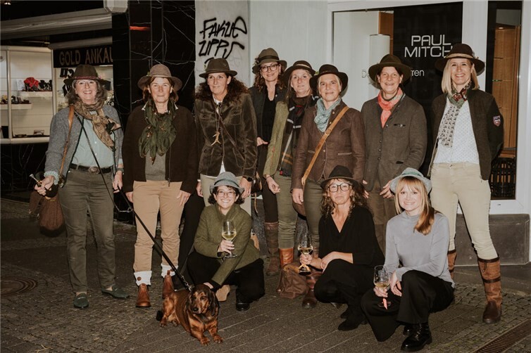 Zu den traditionellen Qualitätsstoffen von Trachtenmode und Jagdbekleidung gehört Loden. Foto: Aktionsgemeinschaft Andernach Attraktiv e.V.
