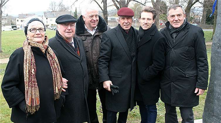 Zu den vielen Gästen, die Altig im Leben verbunden waren, gehörte auch der ehemalige Bundesarbeitsminister Norbert Blüm (Zweiter von links).