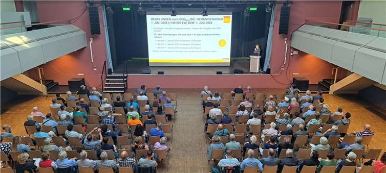 Zu der Veranstaltung erschienen mehr als 100 Personen.  Foto: Stephanie Angersbach