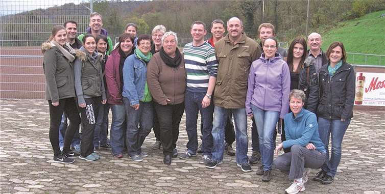 Zu einem Abschlussfoto trafen sich die Teilnehmer des Erste-Hilfe-Kurses zusammen mit dem Kursleiter Thorsten Kreuz und dem Vereinsvorsitzenden Lothar Ludwig.privat