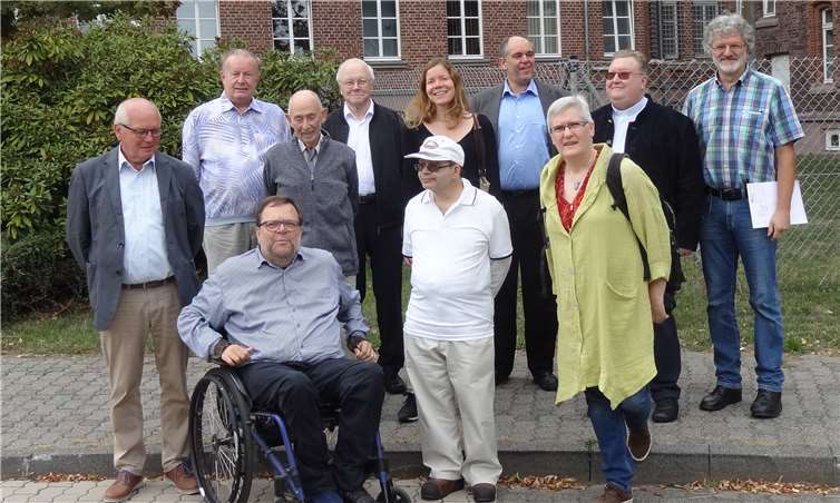 Zu einem Gespräch über die Zustände im ehemaligen Montabaurer Caritashaus trafen sich Betroffene, Zeitzeugen und Stiftung. Privat