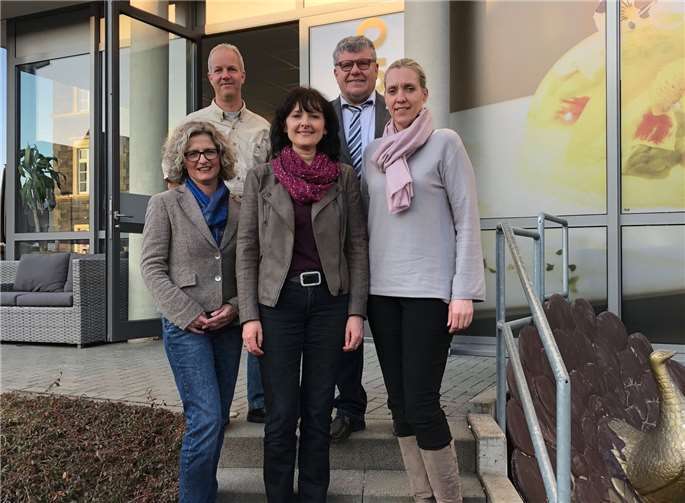 Zu einem ersten Briefing traf sich der zuständige 1. Kreisbeigeordnete Michael Mahlert mit den Mitgliedern der diesjährigen Jury des Wettbewerbes „Unser Dorf hat Zukunft 2018“. Foto (v.r.n.l.): Sabine Jung; 1. Kreisbeigeordneter Michael Mahlert, Vorsitzende Margit Rödder-Rasbach, Christoph Kirst, Carina Baugut-Seyfried.Kreisverwaltung
