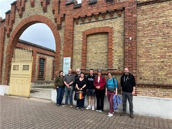 Zu einer Führung durch das ehemalige Konzentrationslager Osthofen ging es für eine Gruppe der Mayen-Koblenzer Grünen. Foto: Kreisverband BÜNDNIS 90/DIE GRÜNEN Mayen-Koblenz