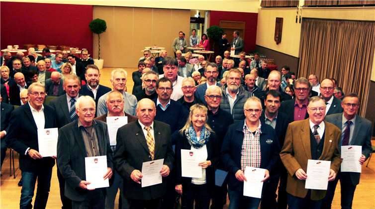 Zu einer besonderen Feierstunde hatte die Verbandsgemeinde eingeladen.