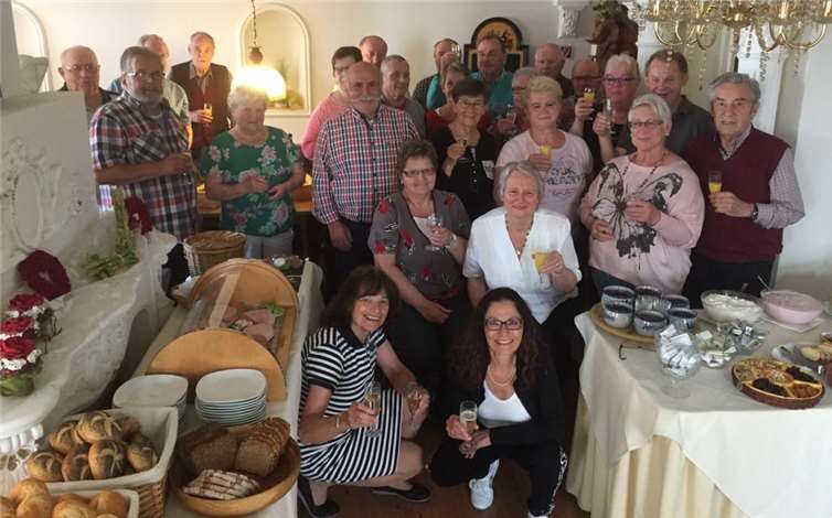 Zu ihrem Jubiläum gönnten sich die Mitglieder der Herzsportgruppe Selters ein ausgiebiges gemeinsames Frühstück. Fotos: privat