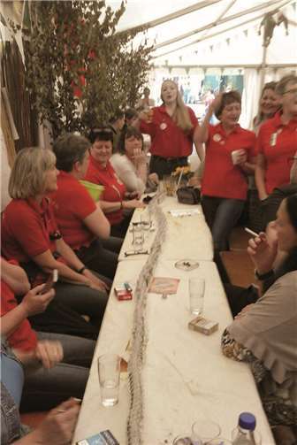 Zünftig gefeiert wurde bei der Scheurener Kirmes.