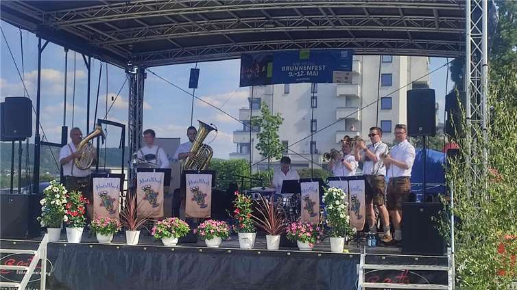 Zünftige Blasmusik gibt es mit „Ahrtalblech“.  Foto: privat