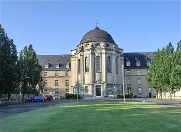 Zufahrt zum Steyler Kloster in Sankt Augustin.privat