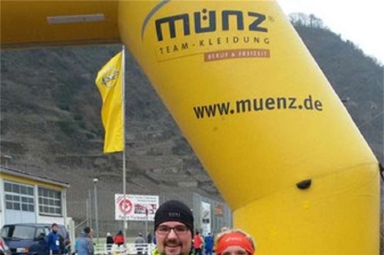 Zufrieden und glücklich im Ziel nach dem ersten(!) gemeisterten Volkslauf.