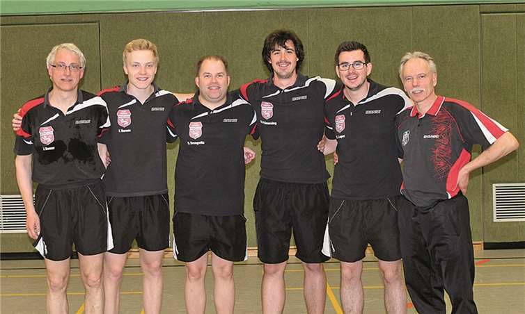 Zufriedene Gesichter: Josef Berens (v.l.), Fabian Berens, Dirk Drengwitz, Mike Prämassing, Kevin Lopez und Ernst Friedrich. privat