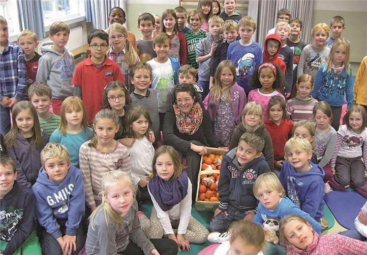 Zufriedene Gesichter auch in Bad Bodendorf, wo Melanie Dreißigacker zum Vorlesen in die Grundschule kam.