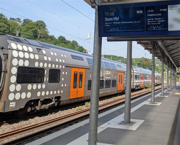 Zug der RXX-Linie RE5 im Bahnhof von Remagen. Foto: ROB