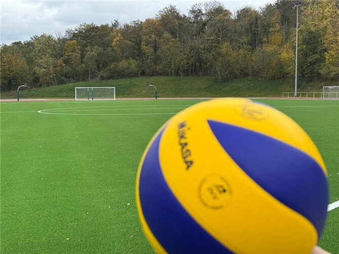 Zukünftig können Sportbegeisterte hier Leichtathletik, Volleyball, Fußball, Basketball und Kugelstoßen ausüben.