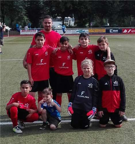 Zuletzt nahmen die E-Jugendspieler bei einem internationalen Turnier in Remagen teil. Die Mannschaft um Trainer Aldo Tirreno trainiert zweimal wöchentlich montags und mittwochs auf dem Kunstrasenplatz in Bad Ems. Foto: VfL Bad Ems