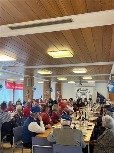 Zum 100. Gelog der St. Johannes-Nachbarschaft Andernach am 31.01.2026 konnte Amtmann Albert Schmidt über 90 Nachbarinnen und Nachbarn sowie Gäste im Schwesternwohnheim des St. Nikolaus Stiftshospitals in Andernach begrüßen.Foto: privat